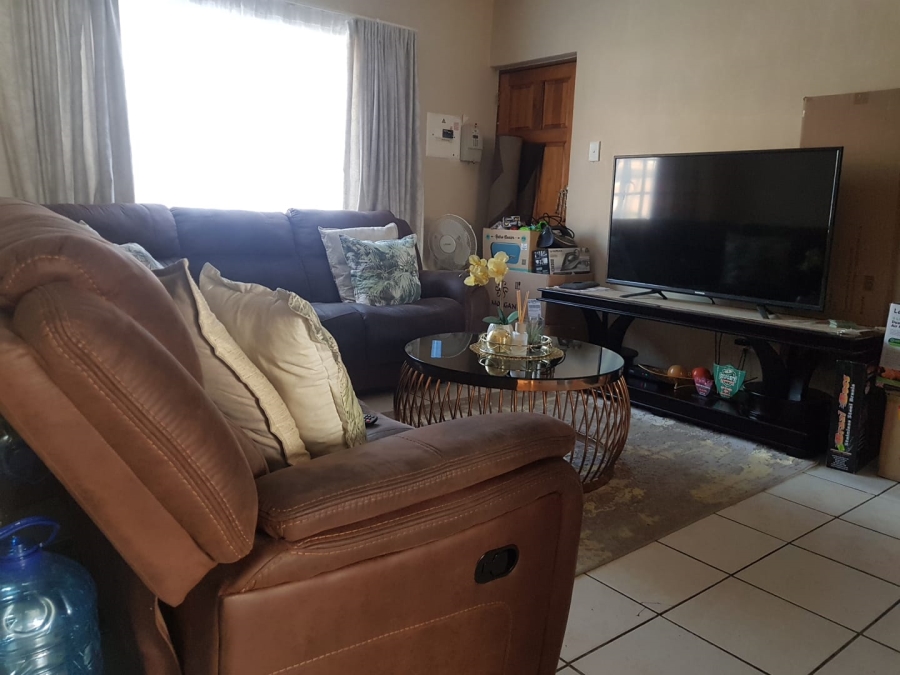 2 Bedroom Property for Sale in Rustenburg Central North West